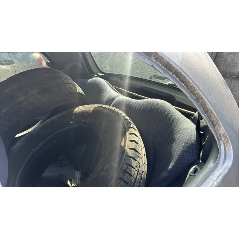 Attache ceinture avant gauche FORD KA 1 Photo n°12
