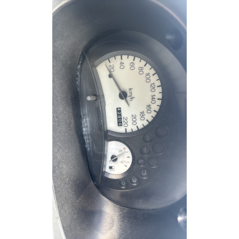 Attache ceinture avant gauche FORD KA 1 Photo n°18