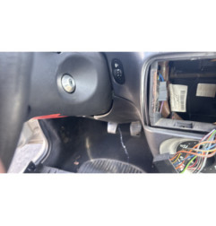 Attache ceinture avant gauche FORD KA 1