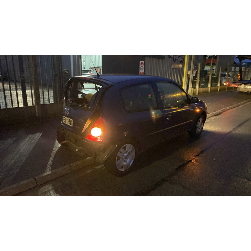 Aile avant gauche RENAULT CLIO 2 Photo n°7