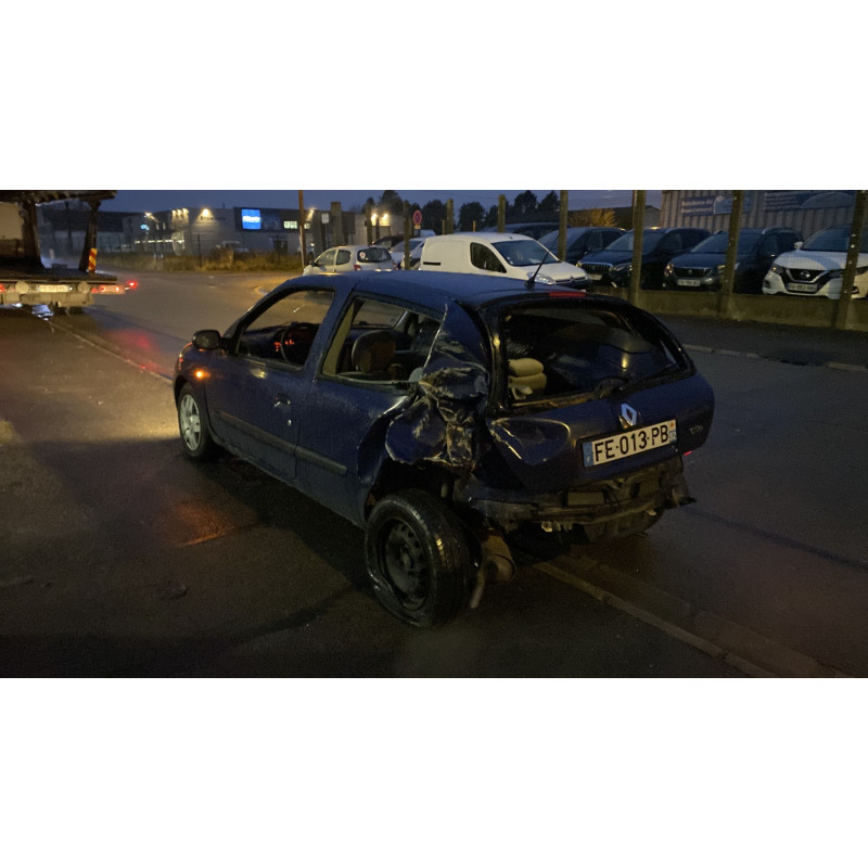 Aile avant gauche RENAULT CLIO 2 Photo n°8