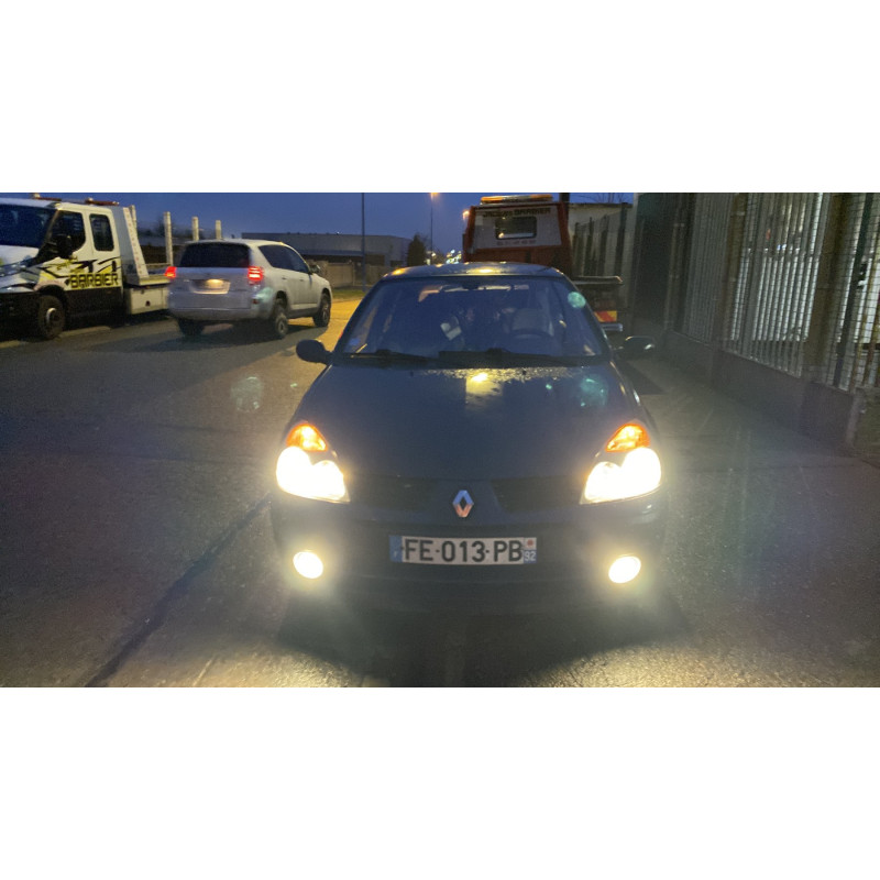 Aile avant gauche RENAULT CLIO 2 Photo n°10