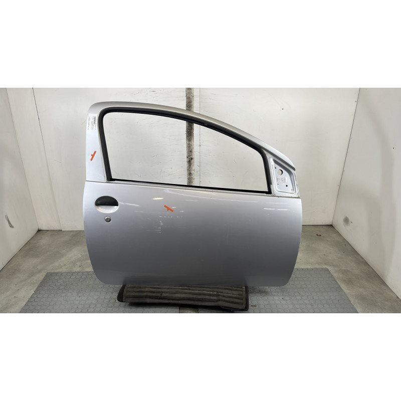 Porte avant droit TOYOTA AYGO 1 Photo n°1