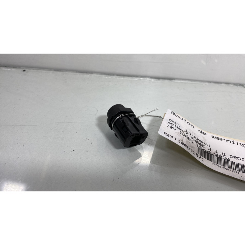 Bouton de warning OPEL ASTRA K Photo n°2