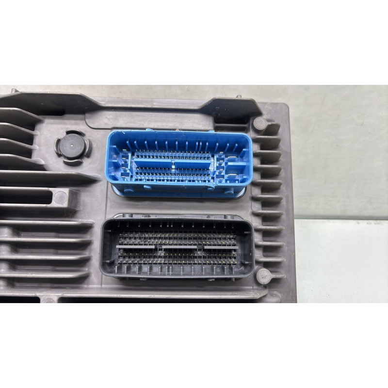 Calculateur moteur OPEL ASTRA K Photo n°2