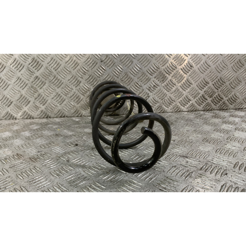 Ressort de suspension arriere droit PEUGEOT 308 2 Photo n°3