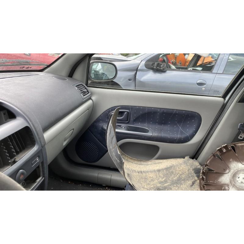 Vitre avant droit RENAULT CLIO 2 Photo n°18