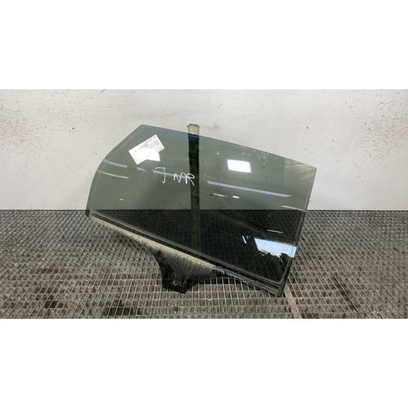 Vitre arriere droit FORD FOCUS 3 Photo n°1
