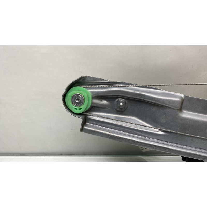 Leve vitre electrique arriere gauche FORD FOCUS 3 Photo n°3