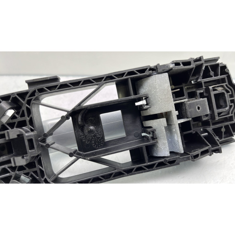 Poignee porte arriere gauche VOLKSWAGEN POLO 5 Photo n°6