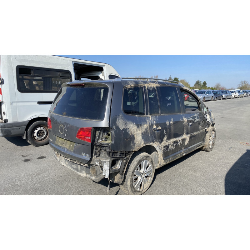 Feu arriere secondaire gauche (feux) VOLKSWAGEN TOURAN 2 Photo n°9