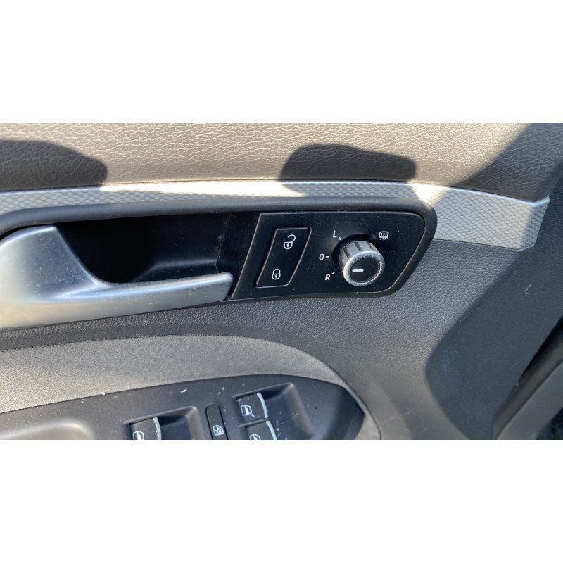 Feu arriere secondaire gauche (feux) VOLKSWAGEN TOURAN 2 Photo n°16