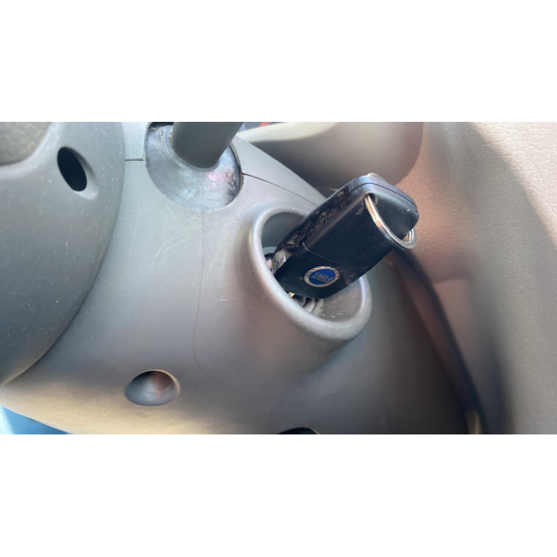 Poignee porte avant droit FIAT PANDA 2 Photo n°19