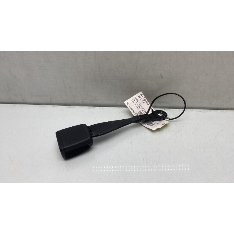 Attache ceinture avant droit AUDI A4 4 Photo n°3