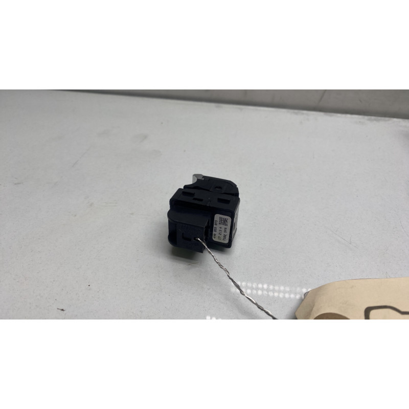 Interrupteur de leve vitre avant droit AUDI A4 4 Photo n°2