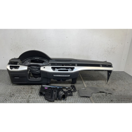 Planche de bord complete AUDI A4 4 Photo n°1