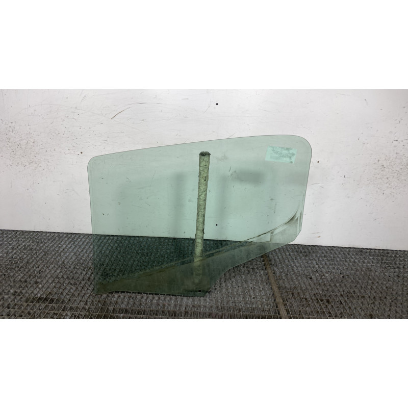 Vitre arriere droit PEUGEOT 308 1 Photo n°4
