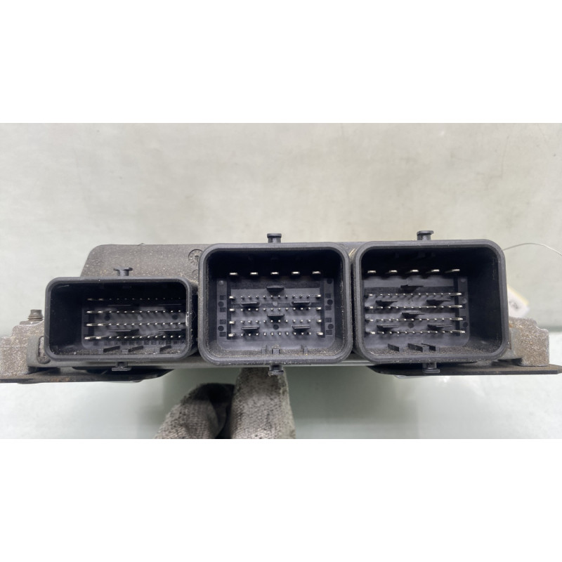 Calculateur moteur PEUGEOT 308 1 SW Photo n°3