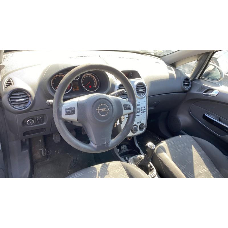Porte avant gauche OPEL CORSA D Photo n°10