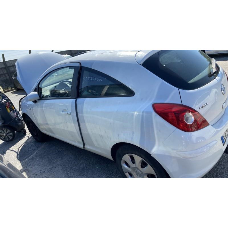Bouton de coffre OPEL CORSA D Photo n°7
