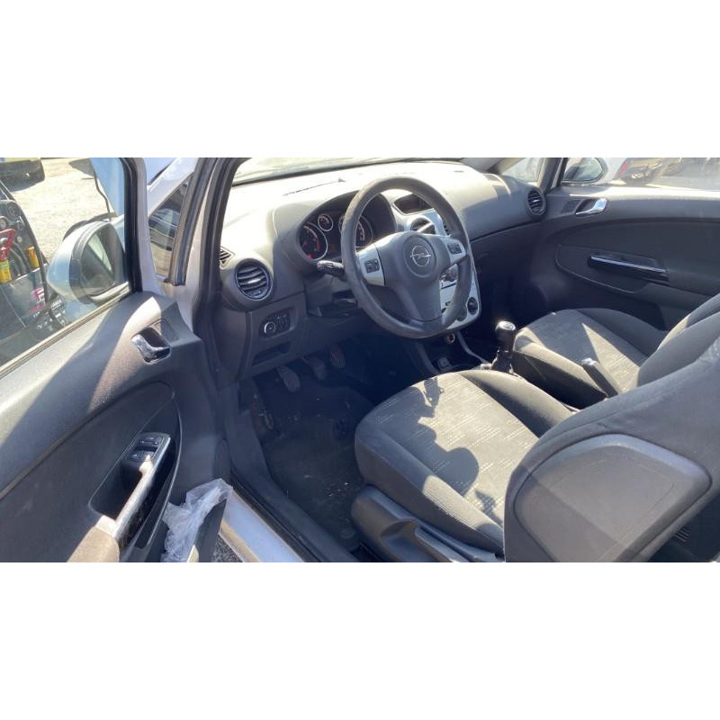 Bouton de coffre OPEL CORSA D Photo n°10