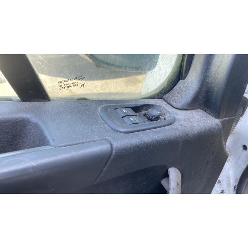 Poignee interieur avant droit RENAULT MASTER 3 Photo n°13