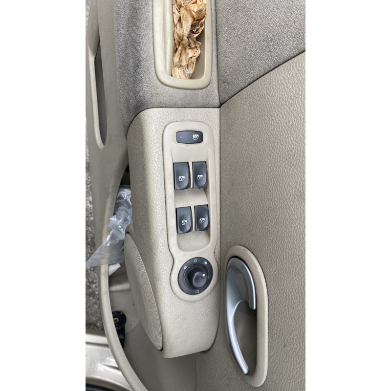 Verin de coffre RENAULT MODUS Photo n°14