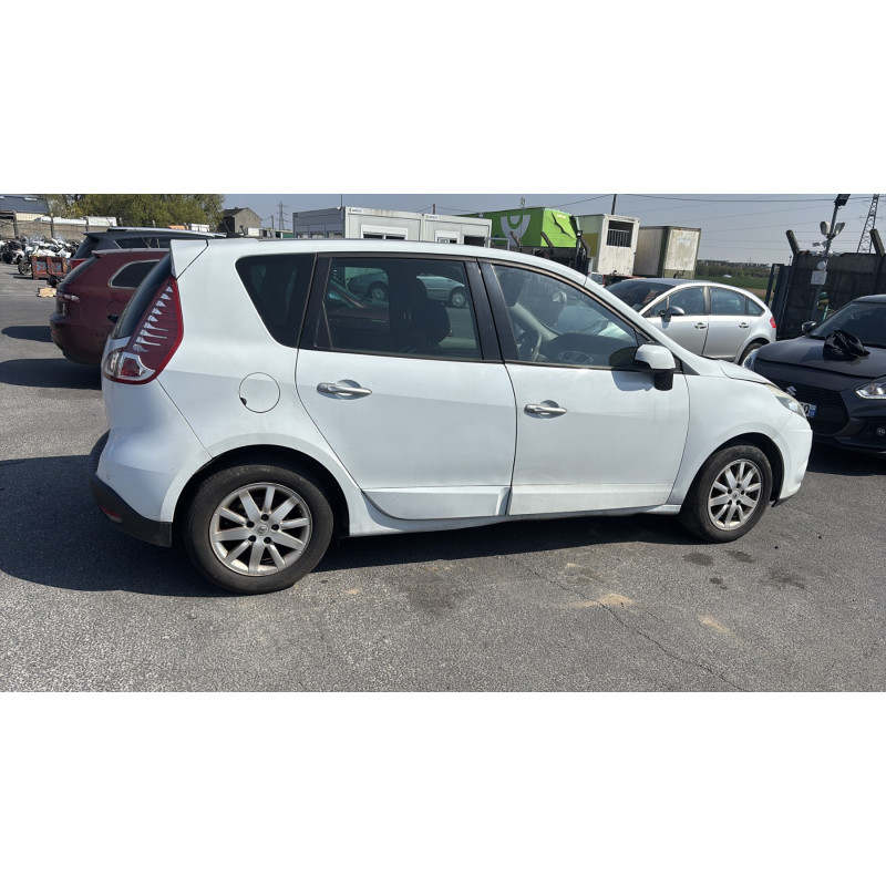 Pare choc arriere RENAULT SCENIC 3 Photo n°16