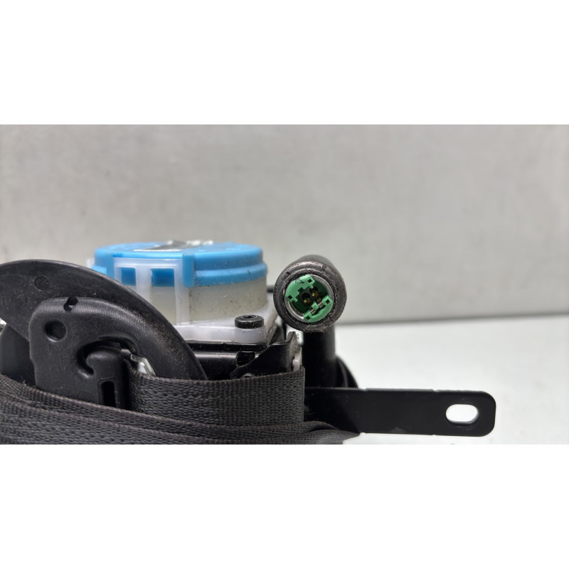 Pretensionneur de ceinture avant gauche TOYOTA YARIS 3 Photo n°4