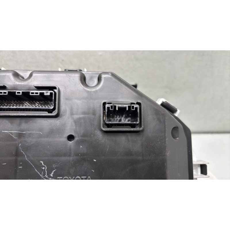 Compteur TOYOTA YARIS 3 Photo n°4
