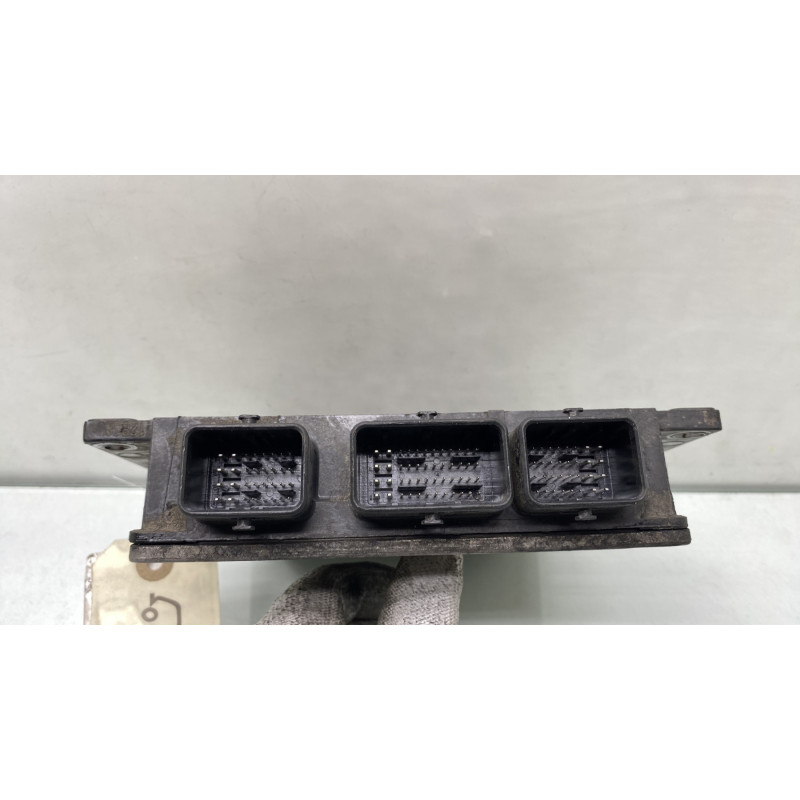 Calculateur moteur RENAULT CLIO 3 Photo n°3