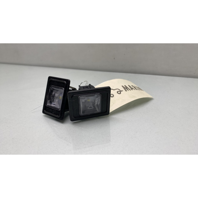 Eclairage de plaque MERCEDES CLASSE B 247 Photo n°2