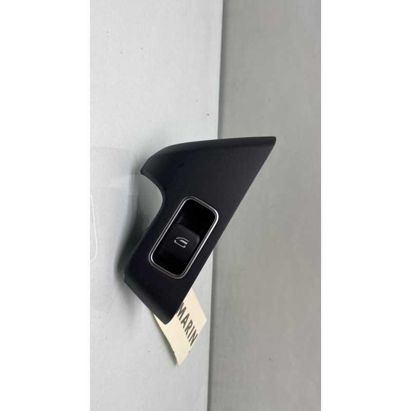 Interrupteur de leve vitre arriere droit MERCEDES CLASSE B 247 Photo n°1
