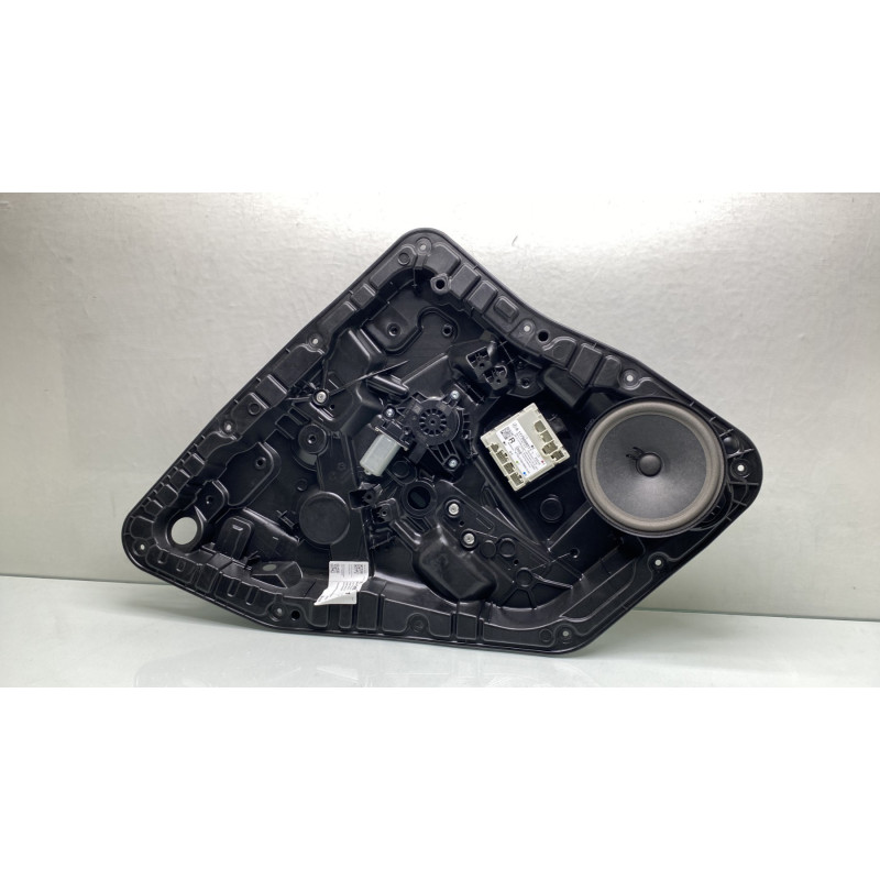 Leve vitre electrique arriere droit MERCEDES CLASSE B 247 Photo n°1