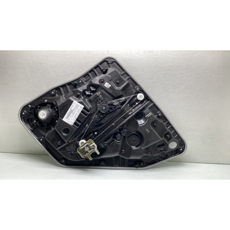 Leve vitre electrique arriere droit MERCEDES CLASSE B 247 Photo n°4