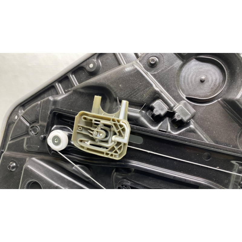 Leve vitre electrique arriere gauche MERCEDES CLASSE B 247 Photo n°6