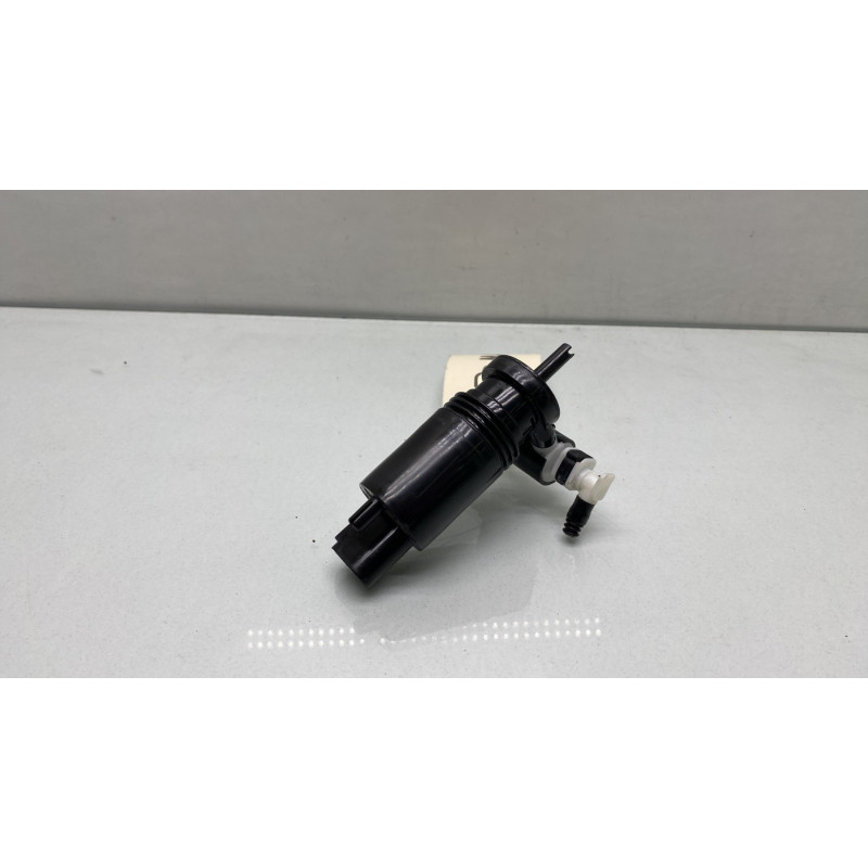 Pompe lave glace avant MERCEDES CLASSE B 247 Photo n°1