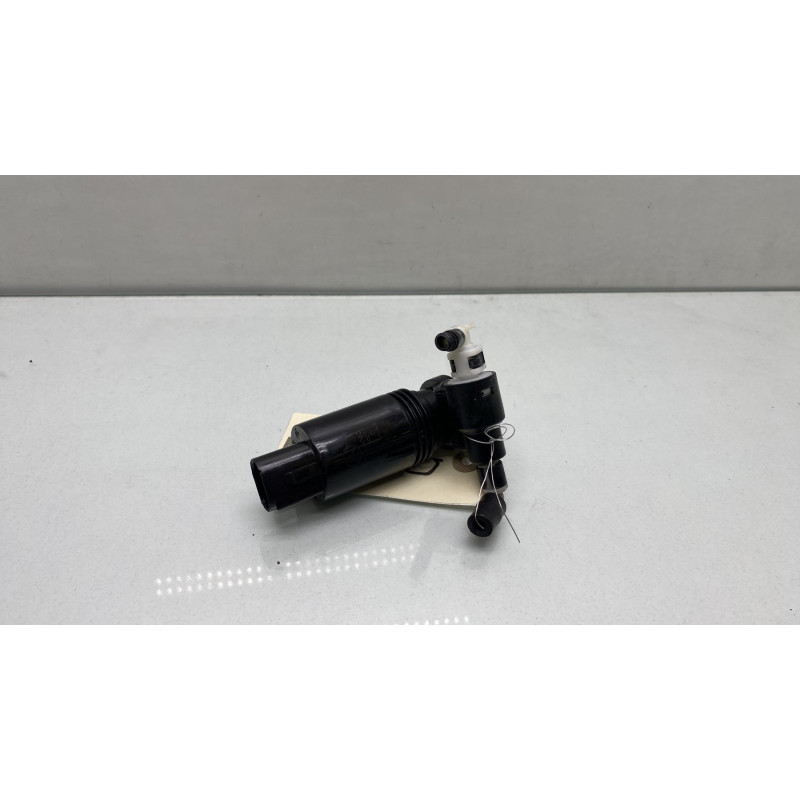 Pompe lave glace avant MERCEDES CLASSE B 247 Photo n°3
