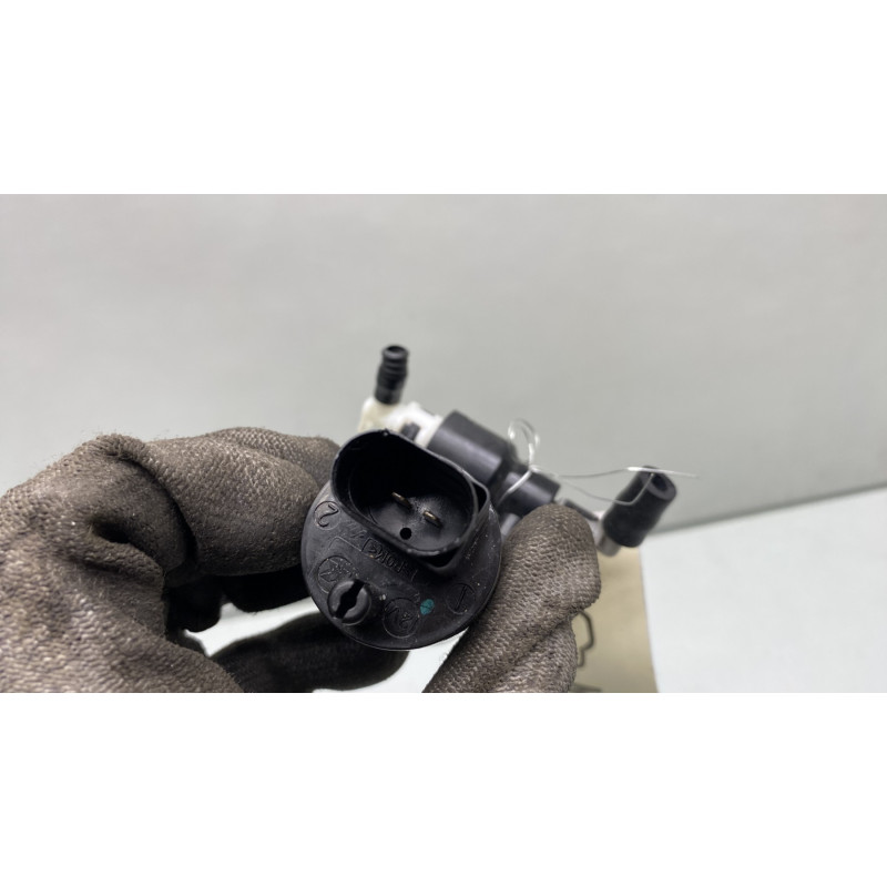 Pompe lave glace avant MERCEDES CLASSE B 247 Photo n°4