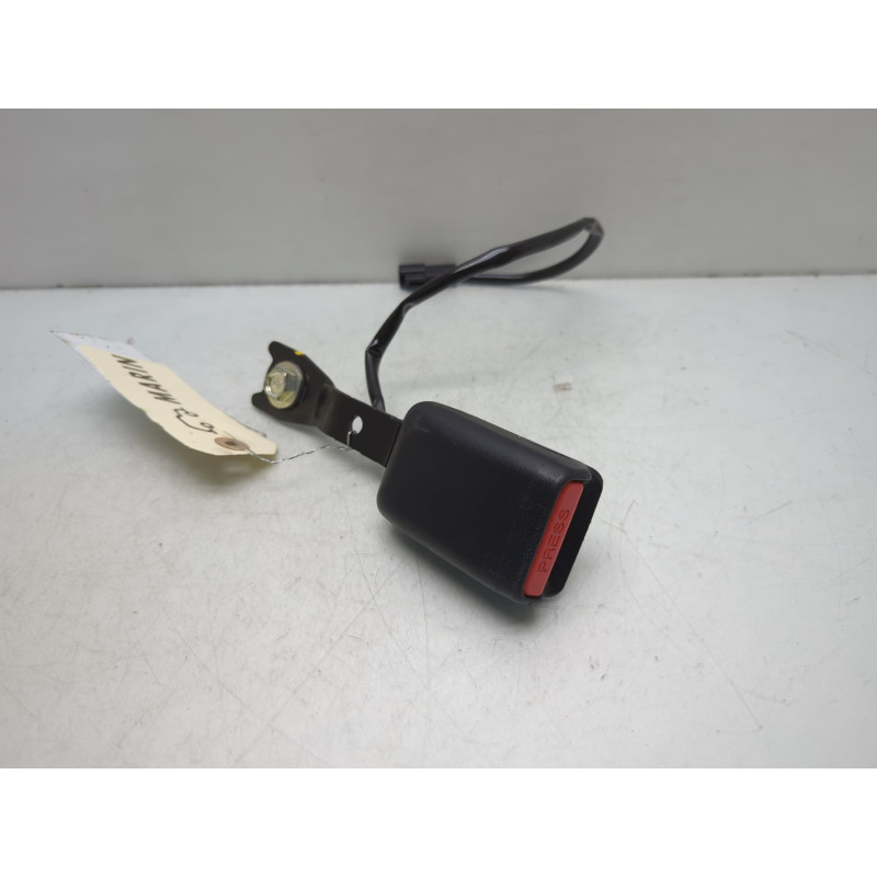 Attache ceinture avant gauche MITSUBISHI SPACE STAR 3 Photo n°1
