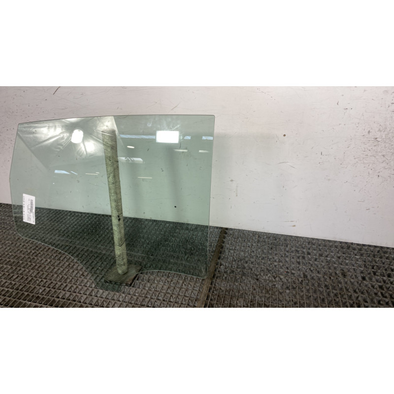 Vitre arriere droit MERCEDES CLASSE B 247 Photo n°4