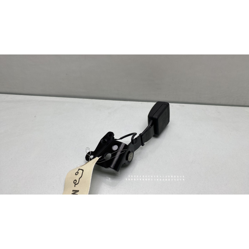 Attache ceinture arriere gauche MERCEDES CLASSE B 247 Photo n°4