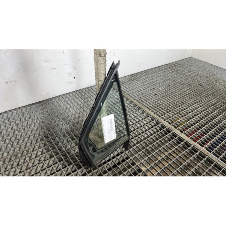 Custode avant gauche (porte) TOYOTA YARIS 3
