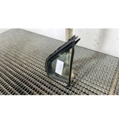 Custode avant gauche (porte) TOYOTA YARIS 3