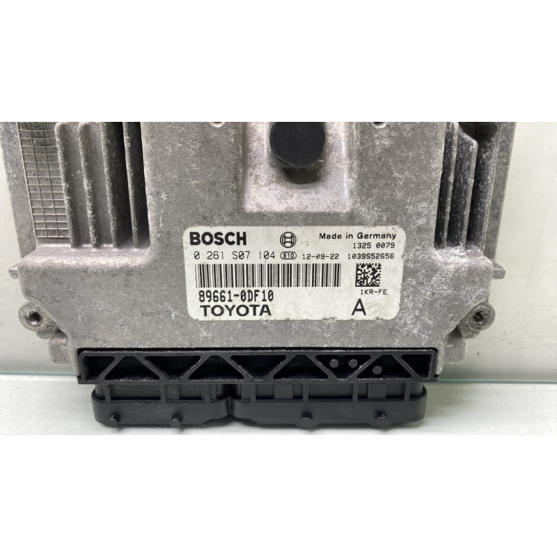 Calculateur moteur TOYOTA YARIS 3 Photo n°2