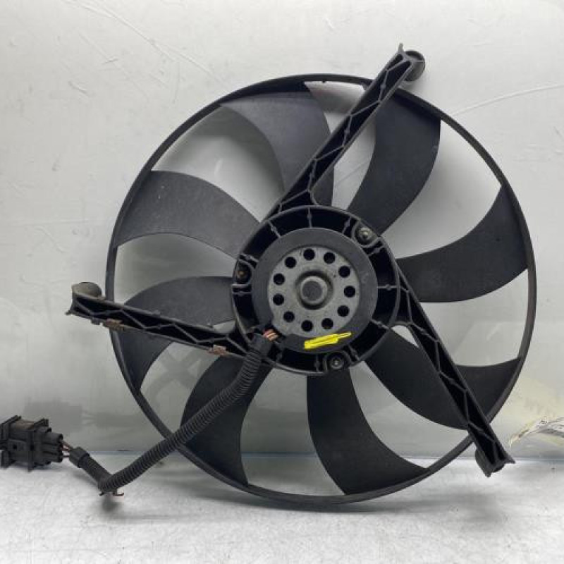 Moto ventilateur radiateur VOLKSWAGEN POLO 4 Photo n°2