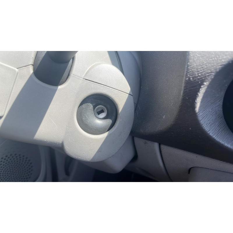 Ceinture arriere gauche RENAULT TWINGO 2 Photo n°10