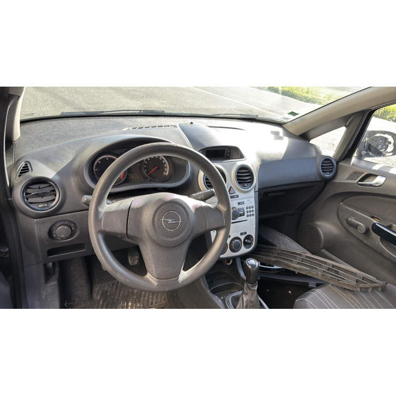 Feu arriere principal gauche (feux) OPEL CORSA D Photo n°6
