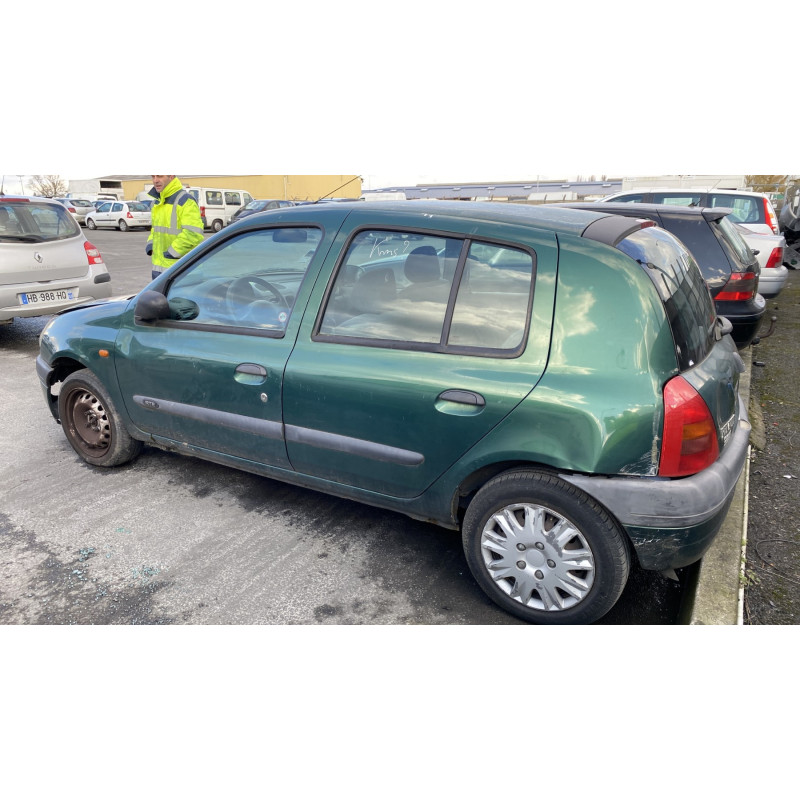 Calandre RENAULT CLIO 2 Photo n°10