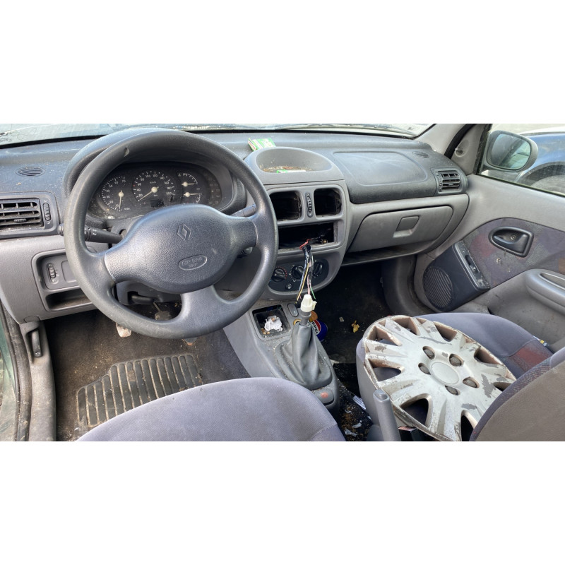 Calandre RENAULT CLIO 2 Photo n°19